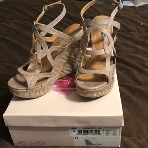 Tan Wedges